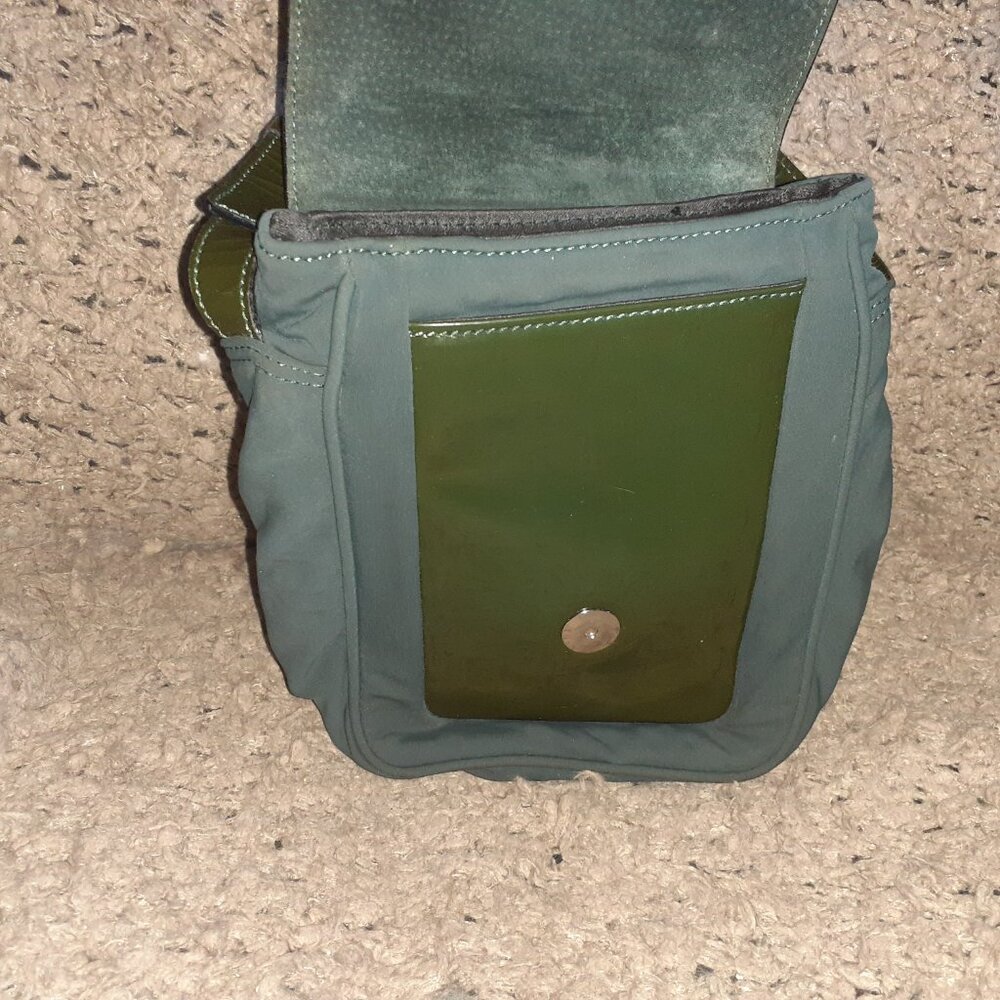 Vintage TRUSSARDI-Green Patent Signature Leather/Nylon-Cross/Shoulder-Excellent - Picture 4 of 7